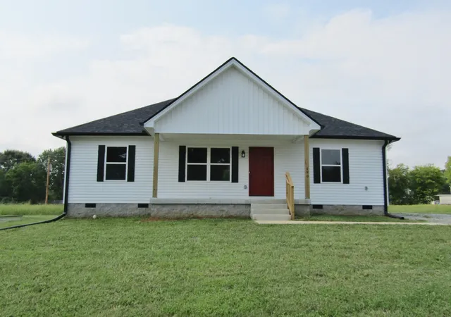 Photo 1 of Single family home for sale at 490 Crescent Factory Rd, Lawrenceburg, TN 38464 | MLS# 3059925 | Listing updated on 2026-09-15