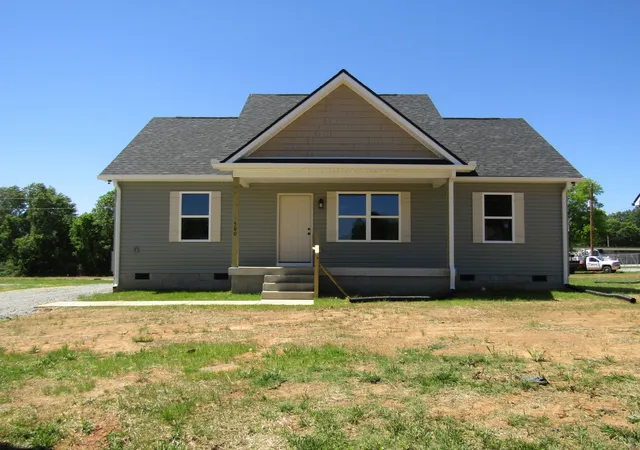 Photo 1 of Single family home for sale at 500 Crescent Factory Rd, Lawrenceburg, TN 38464 | MLS# 3059930 | Listing updated on 2026-09-15