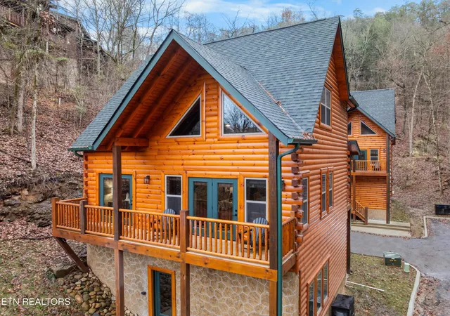 Photo 2 of Single family home for sale at 2119 Valley Crk Way, Sevierville, TN 37862 | MLS# 3061480 | Listing updated on 2026-09-11