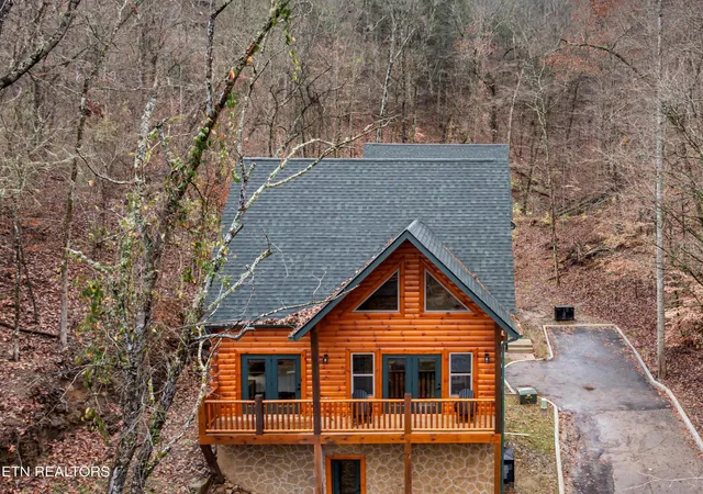 Photo 3 of Single family home for sale at 2119 Valley Crk Way, Sevierville, TN 37862 | MLS# 3061480 | Listing updated on 2026-09-11
