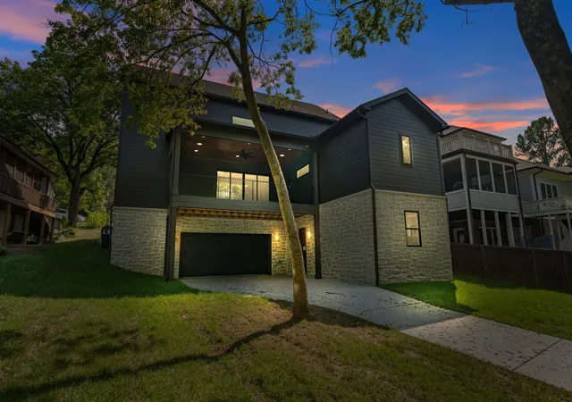 Photo 2 of Mansion for sale at 3204 Overlook Dr, Nashville, TN 37212 | MLS# 3098448 | Listing updated on 2026-09-13