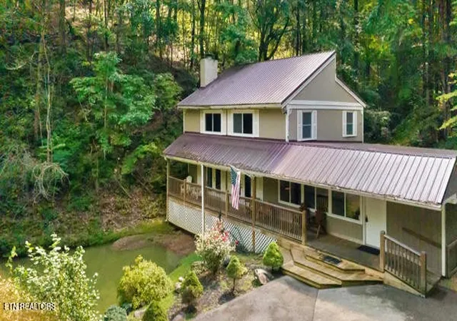 Photo 2 of Single family home for sale at 3127 Emerald Springs Loop, Sevierville, TN 37862 | MLS# 3069613 | Listing updated on 2026-09-11
