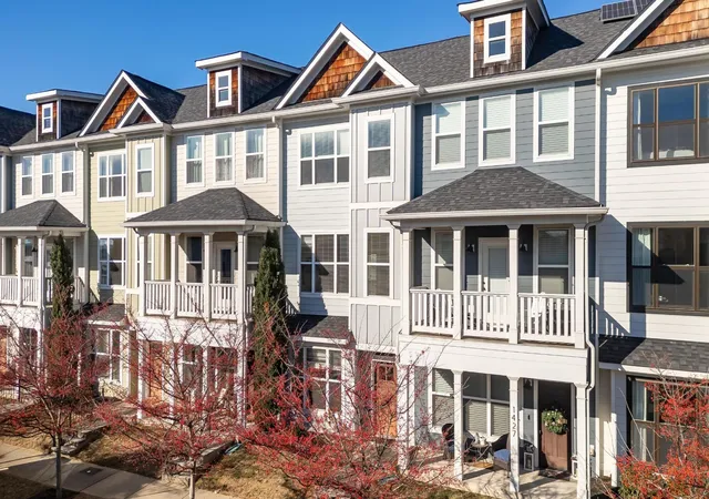 Photo 3 of Townhouse for sale at 1429 Park Ave, Chattanooga, TN 37408 | MLS# 3234911 | Listing updated on 2026-09-24