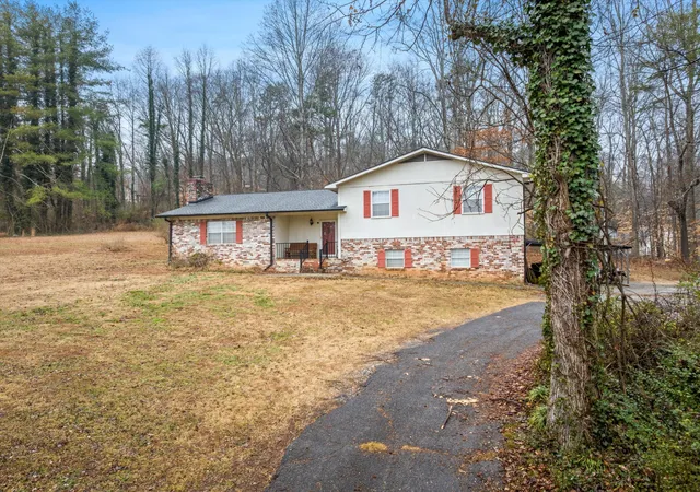 Photo 3 of Single family home for sale at 374 Countryside Dr, Evensville, TN 37332 | MLS# 3073278 | Listing updated on 2026-09-11