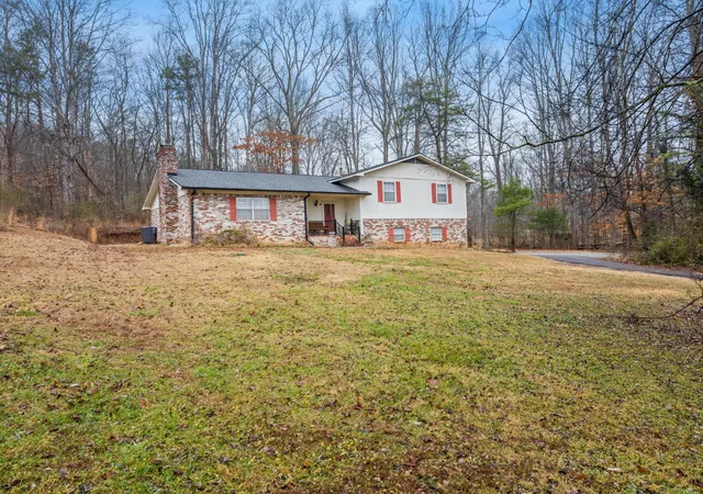Photo 3 of Single family home for sale at 374 Countryside Dr, Evensville, TN 37332 | MLS# 3073278 | Listing updated on 2026-09-11
