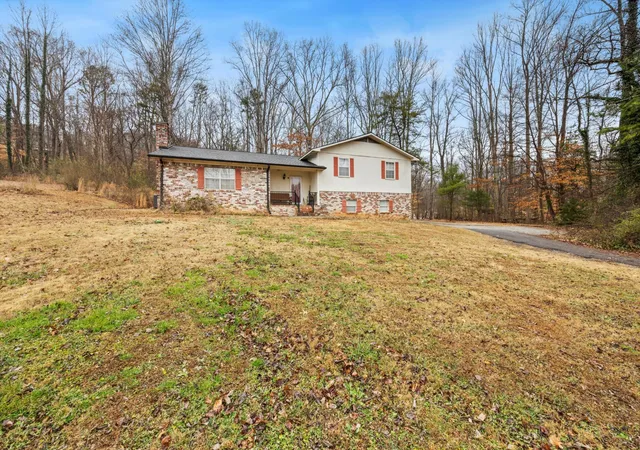Photo 4 of Single family home for sale at 374 Countryside Dr, Evensville, TN 37332 | MLS# 3073278 | Listing updated on 2026-09-11
