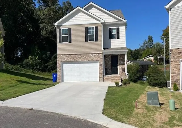 Photo 2 of Sale Pending at 3305 Serenity Dr Ne, Cleveland, TN 37312 | MLS# 3192368 | Listing updated on 2026-09-11