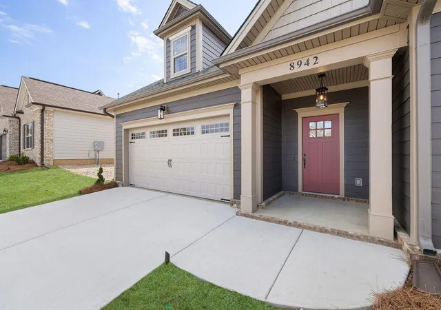 Photo 2 of Single family home for sale at 8942 Knolling Loop, Ooltewah, TN 37363 | MLS# 3258695 | Listing updated on 2026-09-11