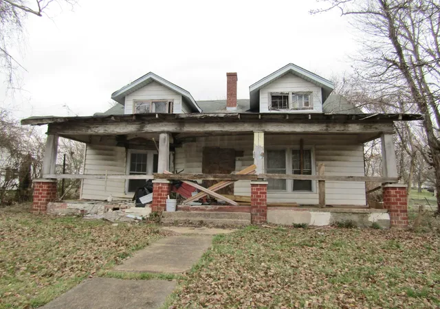 Photo 1 of Single family home for sale at 826 W Church St, Lewisburg, TN 37091 | MLS# 3111850 | Listing updated on 2026-09-11