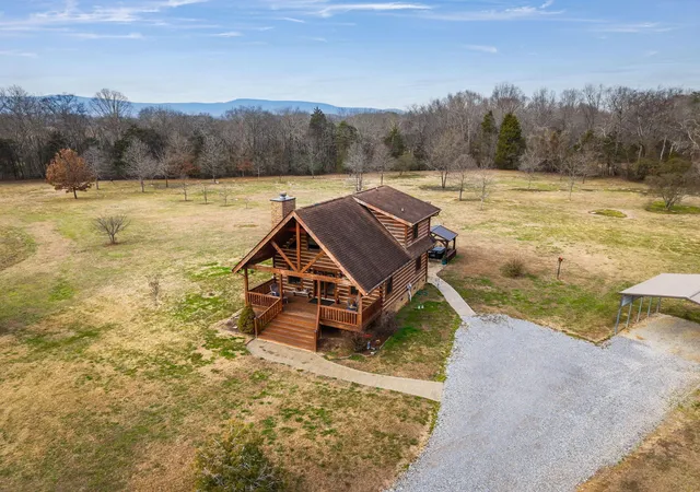 Photo 3 of Single family home for sale at 313 Lowry Ln, Chickamauga, GA 30707 | MLS# 3116371 | Listing updated on 2026-09-11