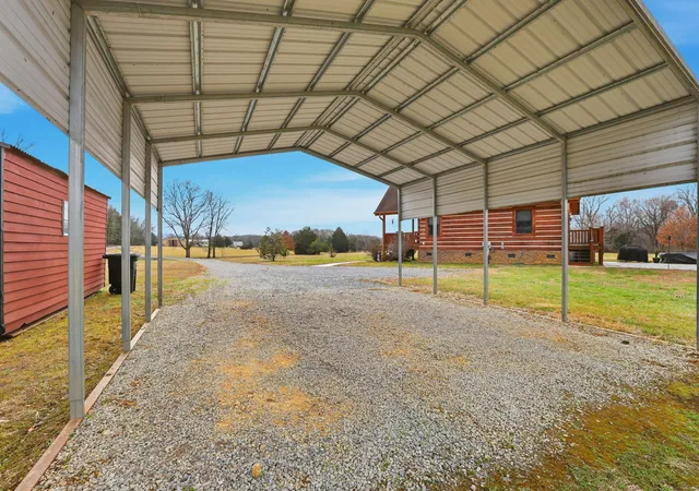 Photo 4 of Single family home for sale at 313 Lowry Ln, Chickamauga, GA 30707 | MLS# 3116371 | Listing updated on 2026-09-11