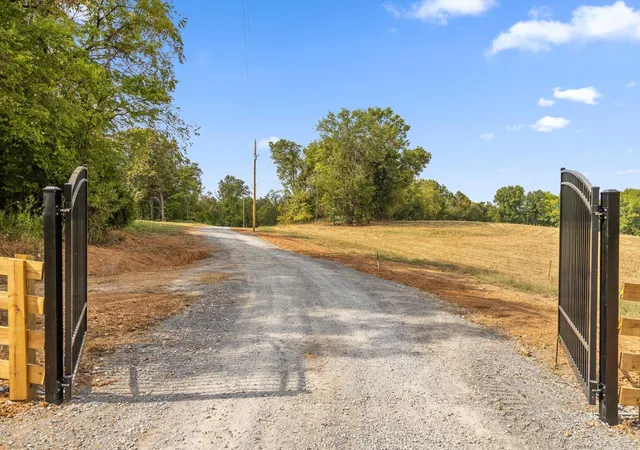 Photo 4 of Sale Pending at 12 Sturgeon Crk Rd, Cedar Hill, TN 37032 | MLS# 3117404 | Listing updated on 2026-09-11