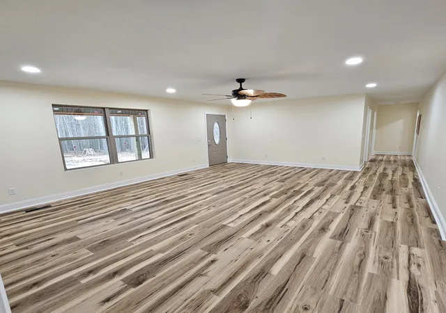 Photo 3 of Single family home for sale at 320 Cross Crk Trl, South Pittsburg, TN 37380 | MLS# 3118854 | Listing updated on 2026-09-14