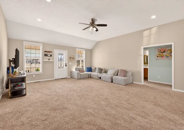 Photo 4 of Single family home for sale at 1031 Meridian Dr, Castalian Springs, TN 37031 | MLS# 3121822 | Listing updated on 2026-09-12