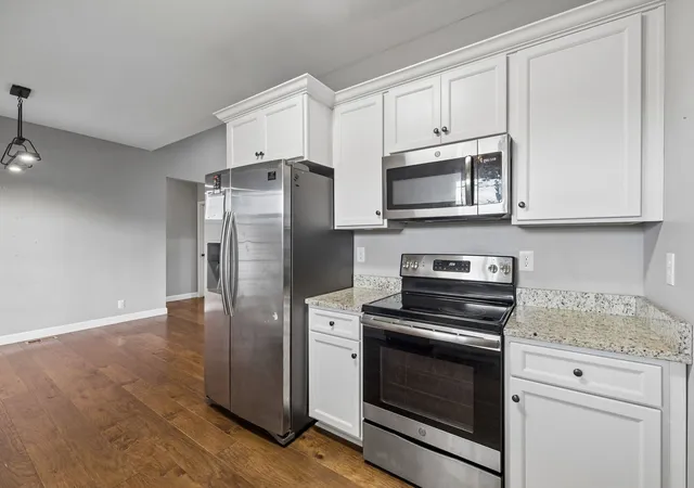 Photo 3 of Single family home for sale at 809 Hooper Rd, Charlotte, TN 37036 | MLS# 3123206 | Listing updated on 2026-09-09