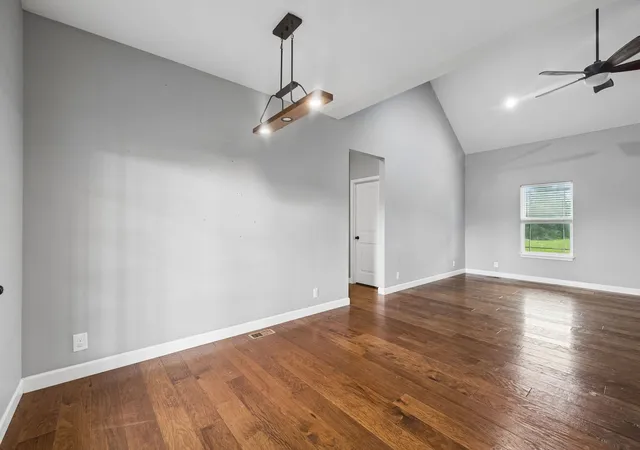 Photo 3 of Single family home for sale at 809 Hooper Rd, Charlotte, TN 37036 | MLS# 3123206 | Listing updated on 2026-09-09