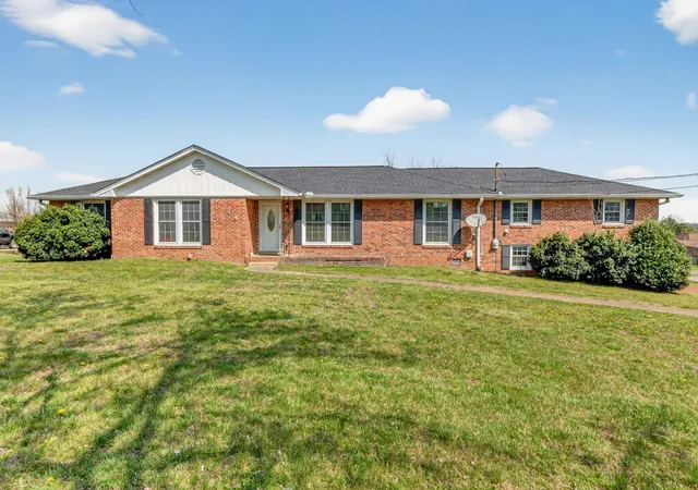 Photo 1 of Single family home for sale at 1305 Clearview Dr, Mount Juliet, TN 37122 | MLS# 3159606 | Listing updated on 2026-09-08