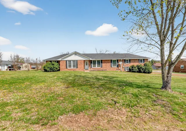 Photo 3 of Single family home for sale at 1305 Clearview Dr, Mount Juliet, TN 37122 | MLS# 3159606 | Listing updated on 2026-09-08