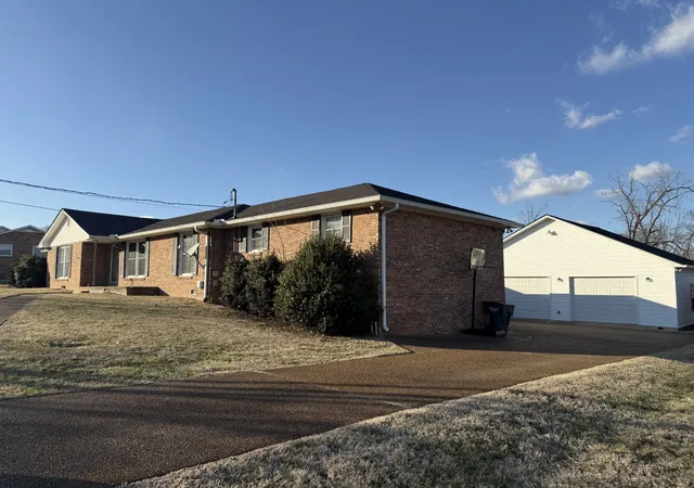 Photo 4 of Single family home for sale at 1305 Clearview Dr, Mount Juliet, TN 37122 | MLS# 3159606 | Listing updated on 2026-09-08