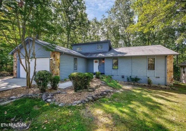 Photo 1 of Single family home for sale at 334 Lakeview Dr, Crossville, TN 38558 | MLS# 3148138 | Listing updated on 2026-09-10