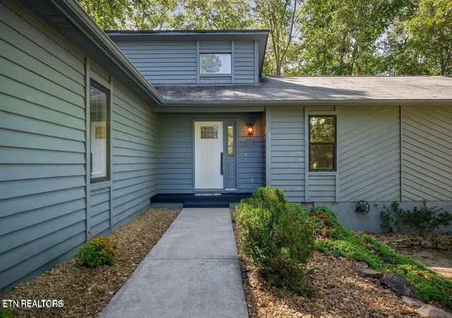 Photo 4 of Single family home for sale at 334 Lakeview Dr, Crossville, TN 38558 | MLS# 3148138 | Listing updated on 2026-09-10