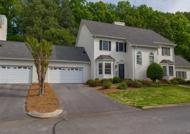 Photo 1 of Condo for sale at 1014 Ariel Ln, Chattanooga, TN 37405 | MLS# 3133302 | Listing updated on 2026-10-19
