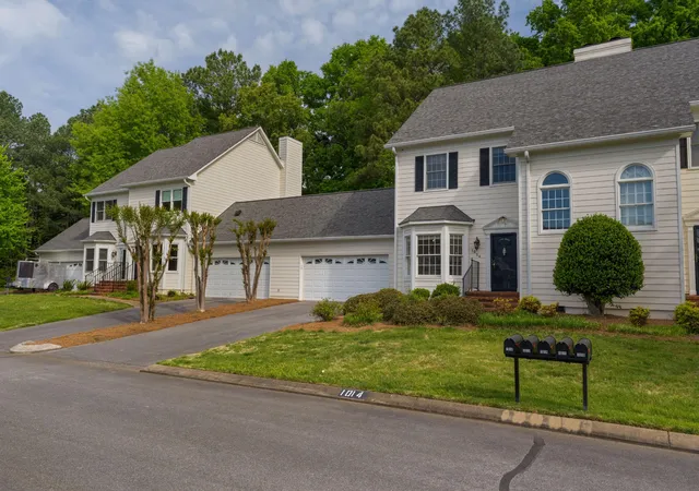 Photo 3 of Condo for sale at 1014 Ariel Ln, Chattanooga, TN 37405 | MLS# 3133302 | Listing updated on 2026-10-19