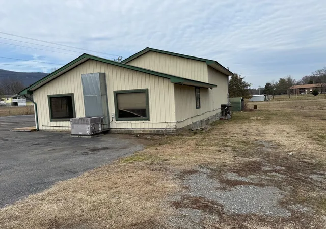 Listing Photo 4 - Condo for sale in building located at 15446 Hwy 28, Whitwell, TN 37397