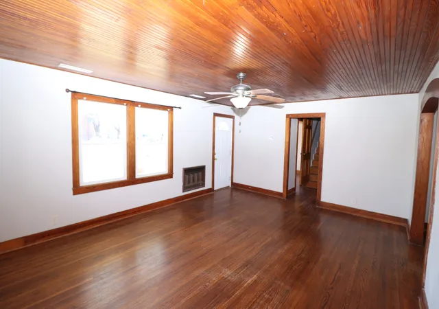 Photo 3 of Single family home for sale at 400 Meador Dr, Lafayette, TN 37083 | MLS# 3133441 | Listing updated on 2026-09-21