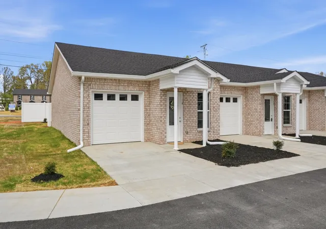 Photo 1 of Townhouse for sale at 741 Kings Ln #D-16, Tullahoma, TN 37388 | MLS# 3164095 | Listing updated on 2026-09-10