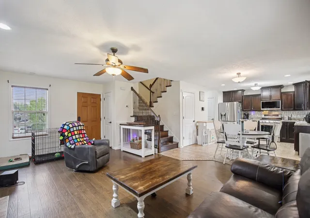 Photo 3 of Single family home for sale at 139 Buttermere Dr, Clarksville, TN 37040 | MLS# 3137609 | Listing updated on 2026-09-15