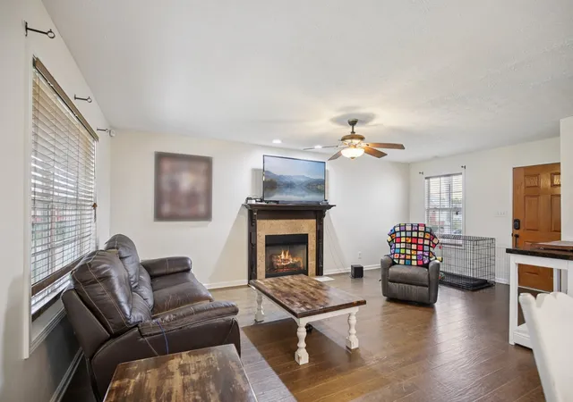 Photo 4 of Single family home for sale at 139 Buttermere Dr, Clarksville, TN 37040 | MLS# 3137609 | Listing updated on 2026-09-15