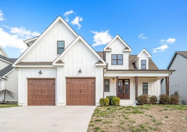 Photo 1 of Single family home for sale at 9133 White Ash Dr, Ooltewah, TN 37363 | MLS# 3520896 | Listing updated on 2026-10-07