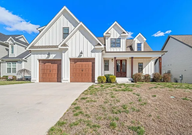 Photo 2 of Single family home for sale at 9133 White Ash Dr, Ooltewah, TN 37363 | MLS# 3520896 | Listing updated on 2026-10-07