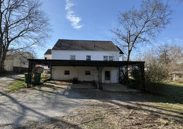 Photo 4 of Single family home for sale at 1236 W Commerce St, Lewisburg, TN 37091 | MLS# 3135027 | Listing updated on 2026-09-11