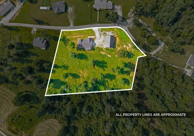 Photo 1 of Single family home for sale at 153 High Point Rd, Erin, TN 37061 | MLS# 3508228 | Listing updated on 2026-10-13