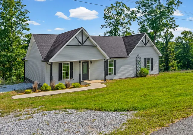 Photo 3 of Single family home for sale at 153 High Point Rd, Erin, TN 37061 | MLS# 3508228 | Listing updated on 2026-10-23