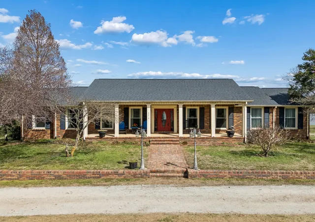 Photo 3 of Single family home for sale at 2010 Highway 49 W, Ashland City, TN 37015 | MLS# 3136714 | Listing updated on 2026-09-13