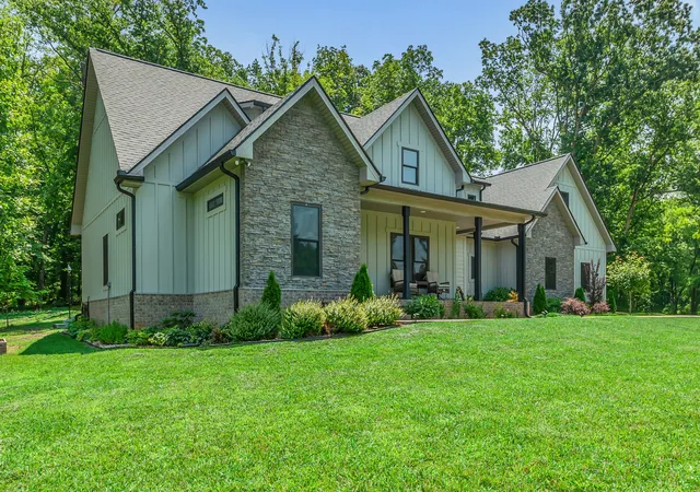 Photo 1 of Single family home for sale at 765 Scenic Cir, Pulaski, TN 38478 | MLS# 3137025 | Listing updated on 2026-09-15