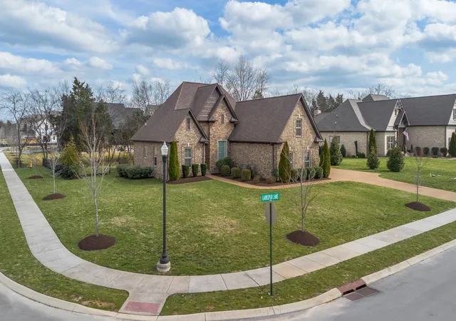 Photo 3 of Single family home for sale at 901 Larkspur Ln, Lebanon, TN 37087 | MLS# 3145550 | Listing updated on 2026-09-21