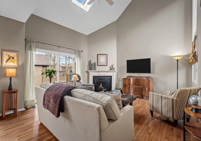 Photo 4 of Townhouse for sale at 708 Harpeth Tr Dr, Nashville, TN 37221 | MLS# 3259911 | Listing updated on 2026-09-15