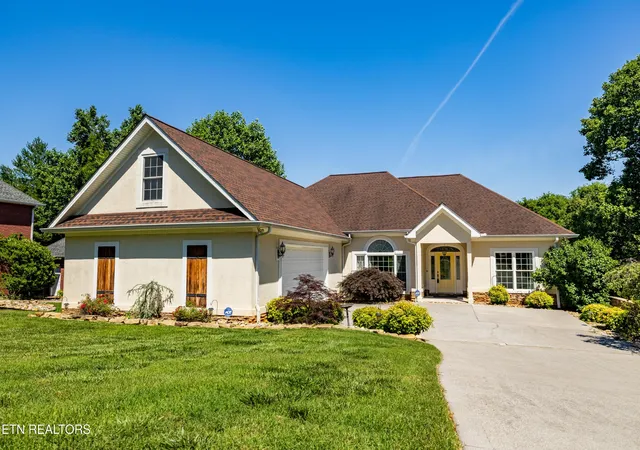 Photo 1 of Single family home for sale at 210 Indian Shadows Dr, Maryville, TN 37801 | MLS# 3255300 | Listing updated on 2026-09-11