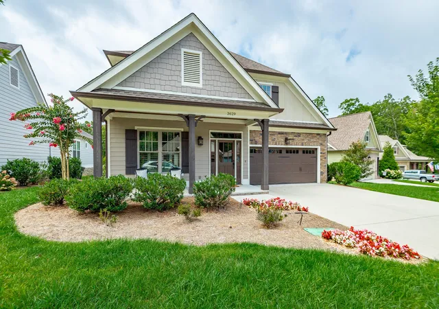 Photo 2 of Single family home for sale at 3629 Scarlet Maple Ct, Signal Mountain, TN 37377 | MLS# 3146596 | Listing updated on 2026-09-24