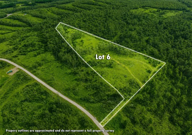 Photo 3 of Single family home for sale at 6 Saddleback Dr, Dover, TN 37058 | MLS# 3546677 | Listing updated on 2026-09-12