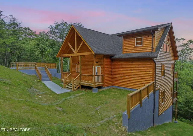 Photo 3 of Single family home for sale at 4298 Harmony Hl Ln, Sevierville, TN 37862 | MLS# 3251104 | Listing updated on 2026-09-15