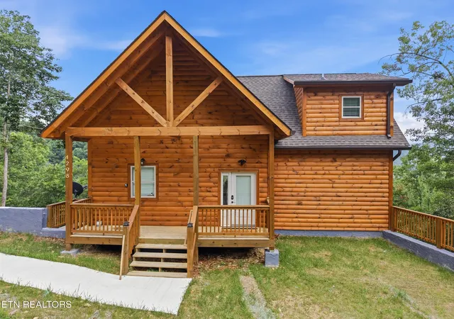 Photo 3 of Single family home for sale at 4298 Harmony Hl Ln, Sevierville, TN 37862 | MLS# 3251104 | Listing updated on 2026-09-15