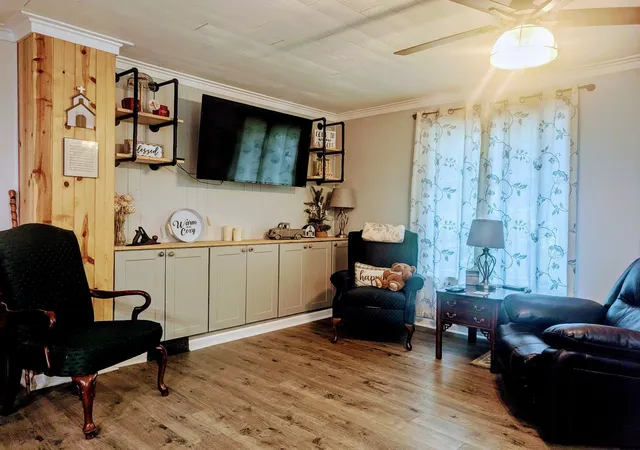 Photo 2 of Single family home for sale at 722 Hickory St, Centerville, TN 37033 | MLS# 3149089 | Listing updated on 2026-09-23