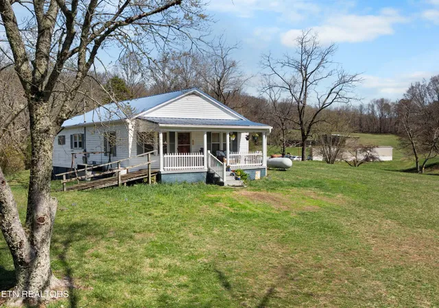 Photo 3 of Single family home for sale at 385 Hubbs Grv Rd, Maynardville, TN 37807 | MLS# 3149182 | Listing updated on 2026-10-07