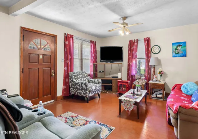Photo 4 of Single family home for sale at 385 Hubbs Grv Rd, Maynardville, TN 37807 | MLS# 3149182 | Listing updated on 2026-10-07