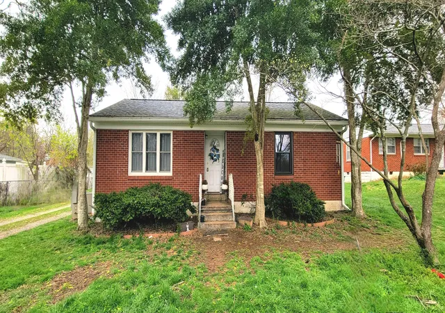 Photo 1 of Single family home for sale at 110 Old Pond Ln, Dickson, TN 37055 | MLS# 3149257 | Listing updated on 2026-09-15